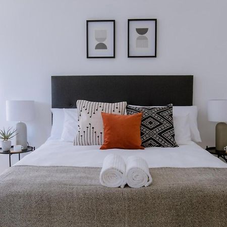 Stylish, Modern, Walk To Restaurants And Cbd Apartman Fokváros Kültér fotó